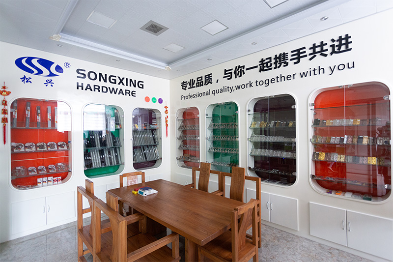 Nossa fábrica está equipada com equipamentos avançados de produção,